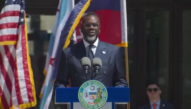Chicago Mayor Johnson to Hand Out Race-Based Grants to Black Residents as Slavery Reparations
