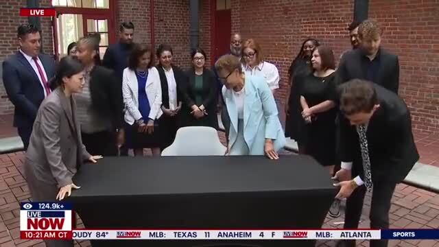 Mayor Karen Bass Signs Executive Order to Protect Illegal Immigrants
